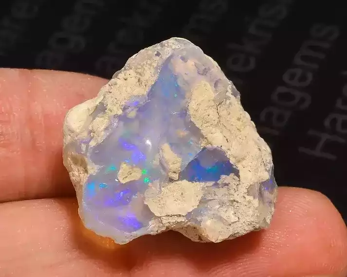 natural-raw-white-ethiopian-opal-unpolished-opal-stone-24-ct