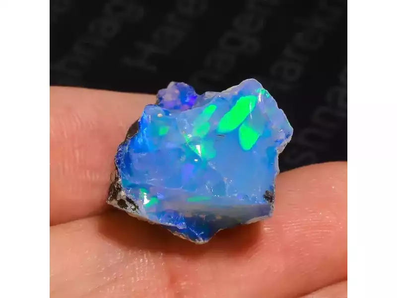 earth-mined-rough-white-ethiopian-opal-small-0