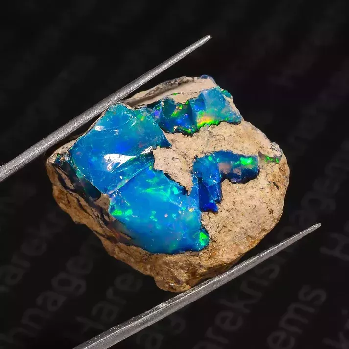 unheated-ethiopian-white-fire-opal-26x23x11-mm-big-1