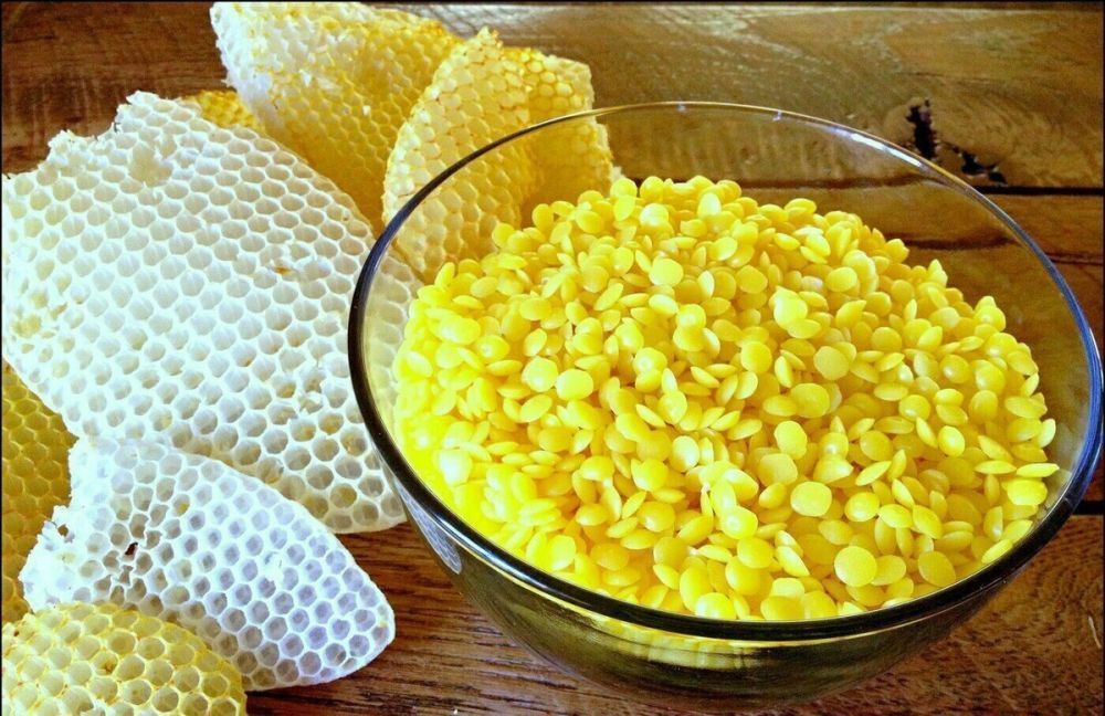 beeswax-pastilles-big-0