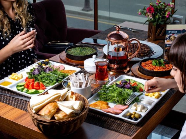 top-brunch-caterers-near-me-for-delicious-events-and-gatherings