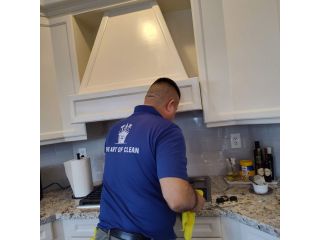 professional-deep-cleaning-maintenance-services-in-san-diego-small-0