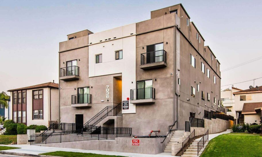 luxury-apartments-on-la-tijera-in-westchester-la-big-0