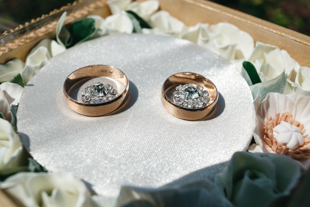 trilogy-engagement-rings-london-symbolic-three-stone-designs-big-0