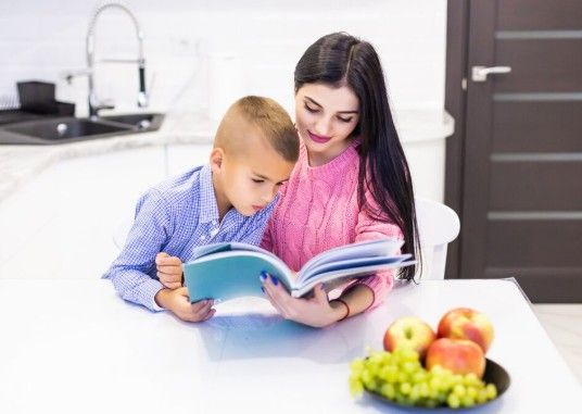 simple-ways-to-inspire-kids-to-love-books-big-0