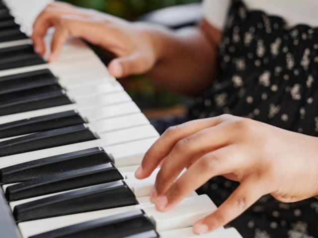 best-online-piano-lessons-for-kids-usa-california