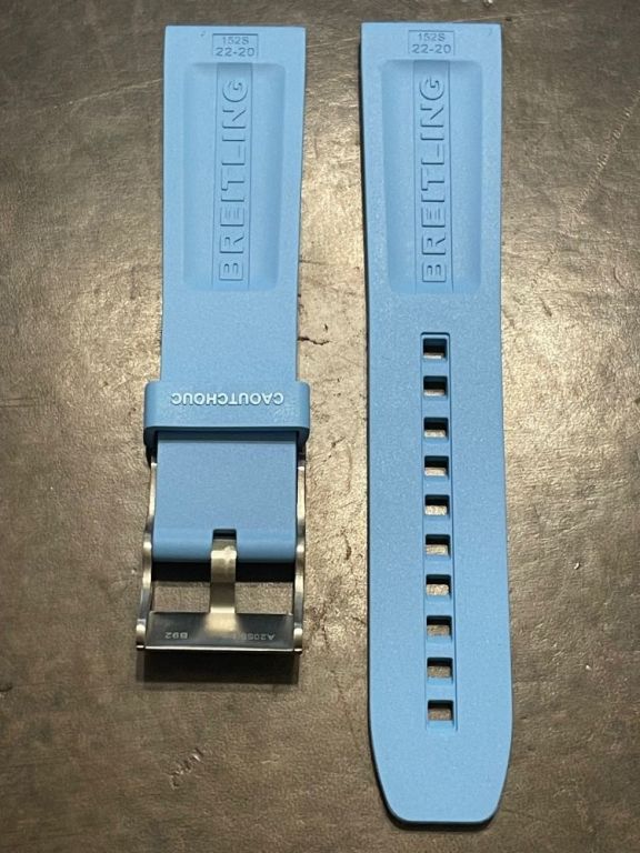 upgrade-your-timepiece-with-a-breitling-rubber-watch-strap-big-1