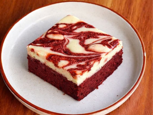red-velvet-cheesecake-brownie-fresh-dessert-by-avaya-cafe