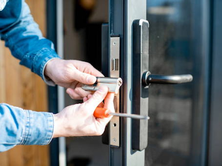 fast-reliable-commercial-door-locksmith-near-me-in-phoenix