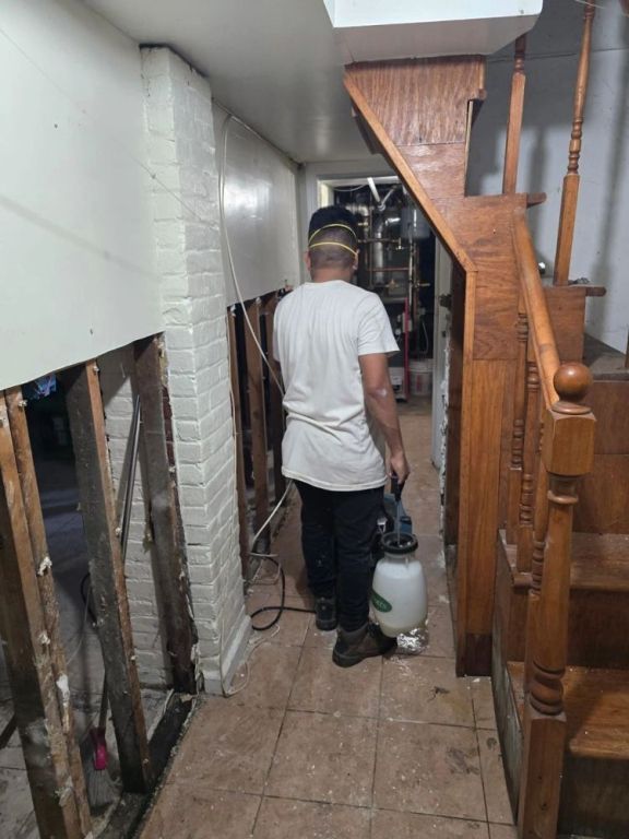 aqua-clean-water-damage-restoration-big-1
