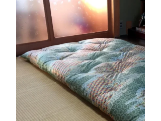 space-saving-bedding-traditional-futon-mattress-small-0