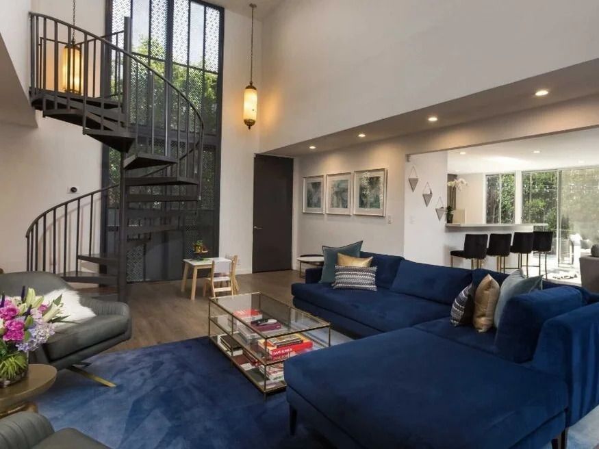 boutique-apartment-in-hollywood-st-living-big-0