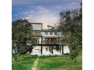 professional-home-builders-in-texas-for-personalized-custom-homes-small-0