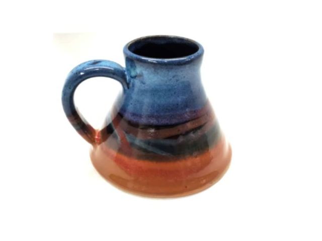 mountain-scene-pottery-mugs