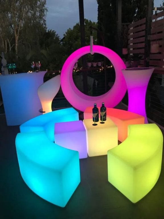 led-furniture-for-stunning-events-big-0