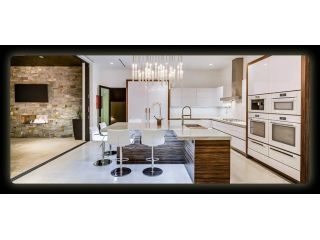 luxury-custom-homes-built-for-elegant-modern-living-small-0