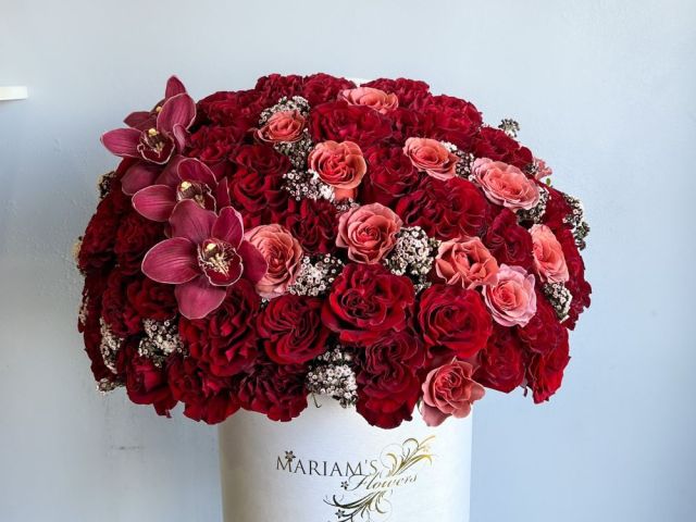 buy-premium-box-rose-arrangements-in-van-nuys-usa-spring-season