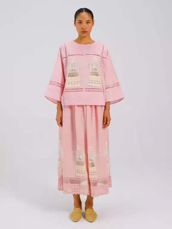 discover-stylish-travel-outfits-for-every-journey-big-0