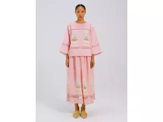 discover-stylish-travel-outfits-for-every-journey-small-0