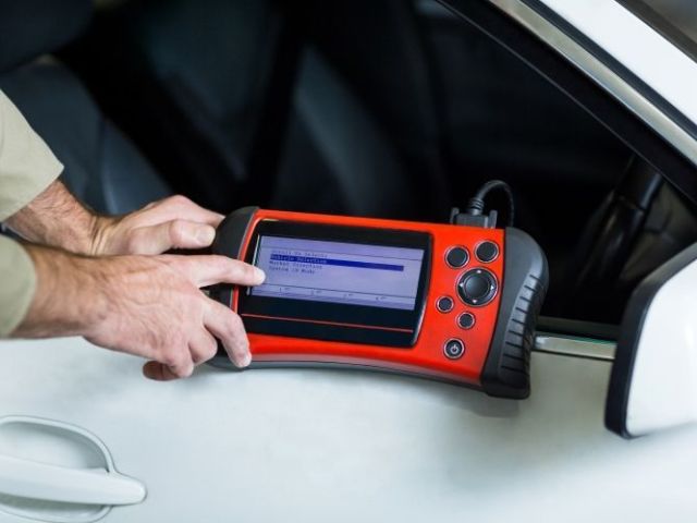 sparq-car-diagnostic-scanner-fast-accurate-vehicle-diagnostics