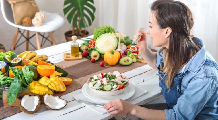 menopause-nutrition-evidence-based-diets-for-hormone-health-big-0