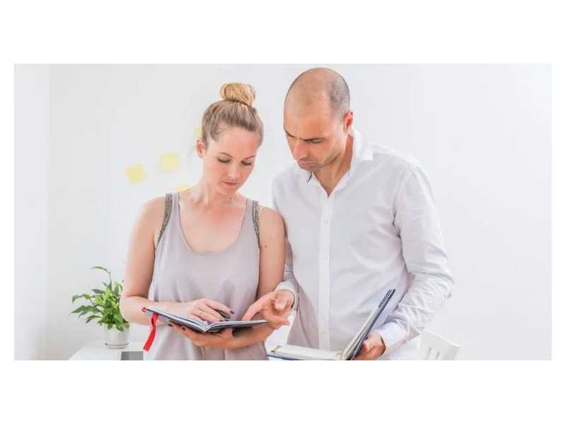 partners-guide-to-supporting-menopause-relationships-tips-small-0