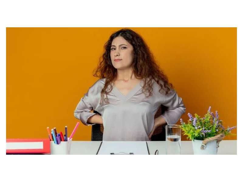 working-womans-guide-to-managing-menopause-at-work-tips-small-0