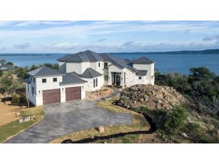 skilled-home-builder-for-custom-homes-in-lake-lbj-small-0