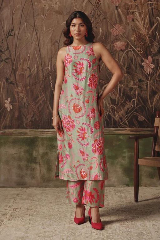 designer-kurta-sets-big-4