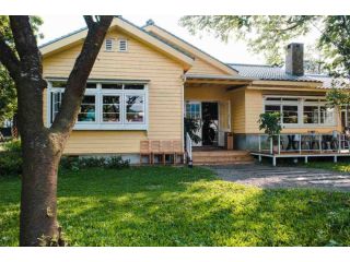 beautiful-franklin-custom-homes-designed-for-modern-living-small-0