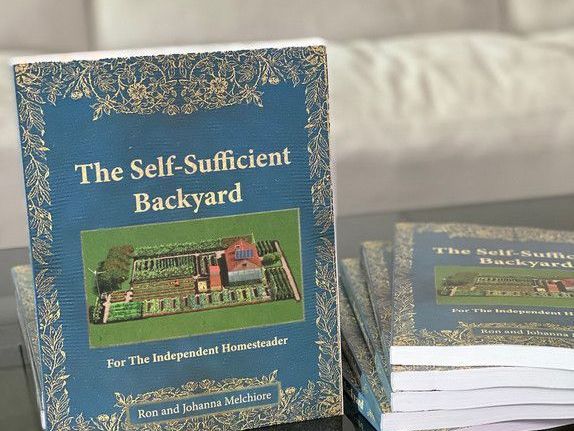 the-self-sufficient-backyard-for-the-independent-homesteader
