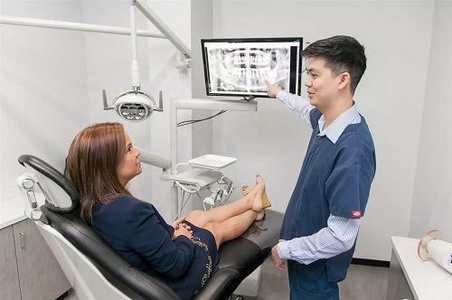 what-is-the-best-clinic-for-houston-teeth-whitening-big-0