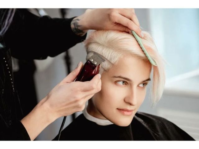 book-an-expert-haircut-stylist-nyc-for-a-perfect-finish