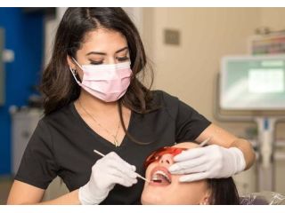 is-invisalign-in-aventura-suitable-for-both-teens-and-adults-small-0