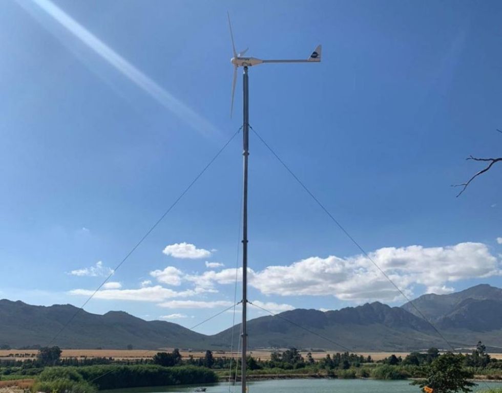 solar-and-wind-hybrid-power-solutions-big-0