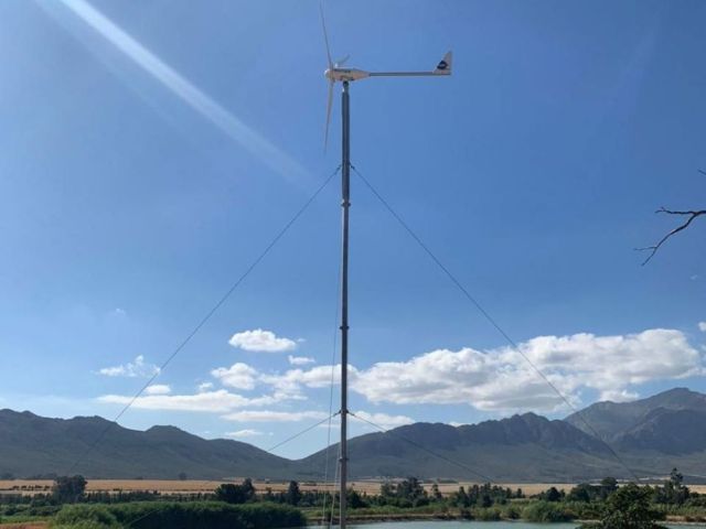 solar-and-wind-hybrid-power-solutions