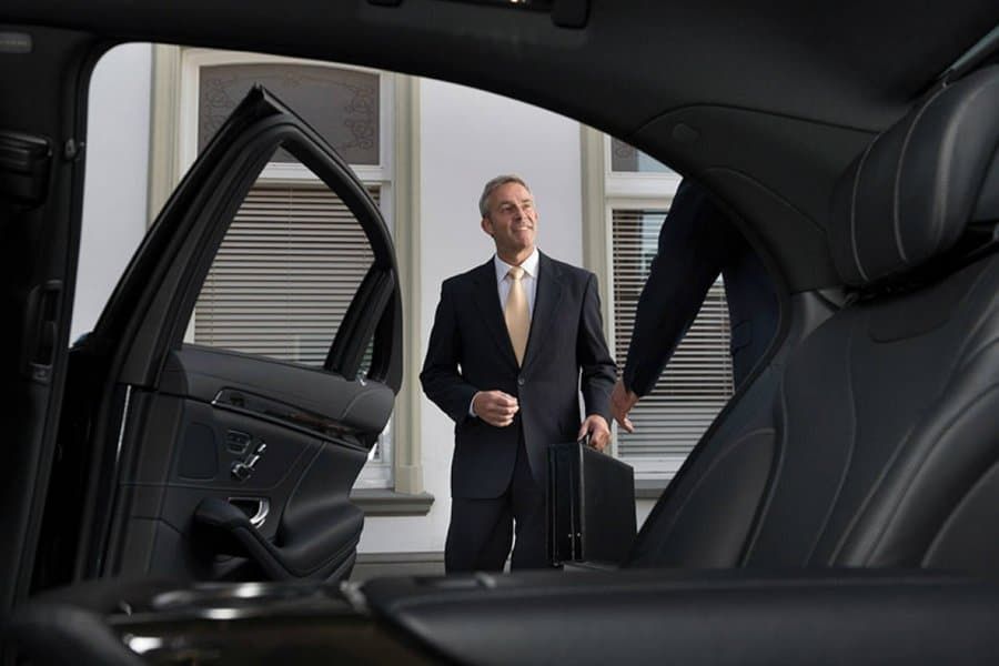 chauffeur-service-in-dubai-gh-trips-dubai-big-0