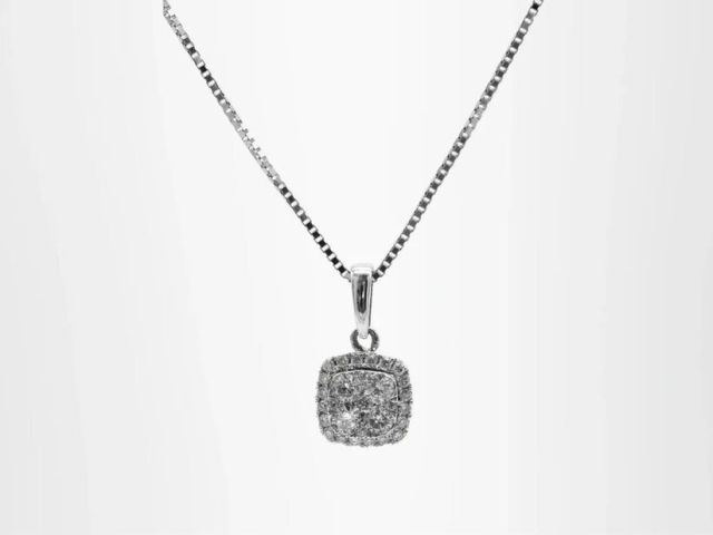 elegant-diamond-halo-pendant-in-dallas-timeless-shine
