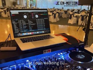 affordable-st-louis-wedding-dj-options-for-all-couples-small-0