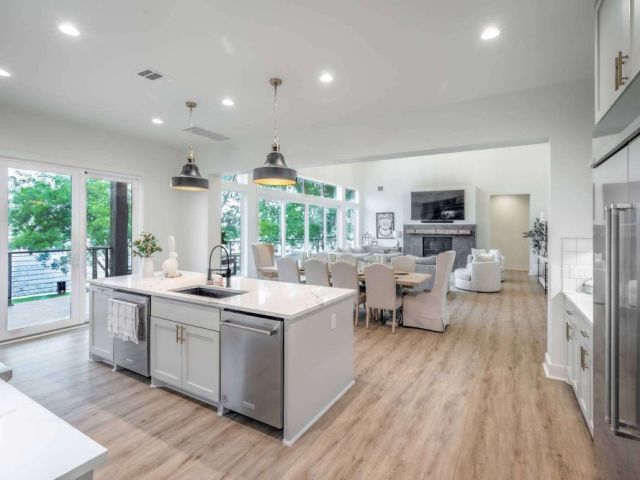 granite-shoals-custom-home-builder-for-lake-lbj-living