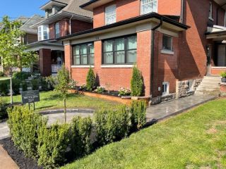 looking-for-reliable-deck-contractors-in-hamilton-small-0