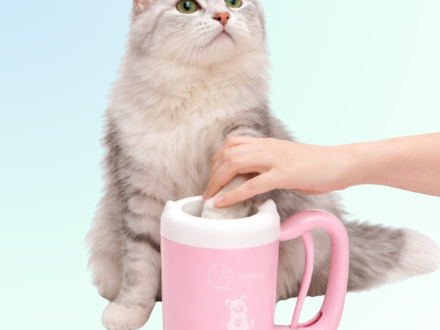 dog-paw-cleaner-cup-for-dogs-cats-portable-paw-washer-brush