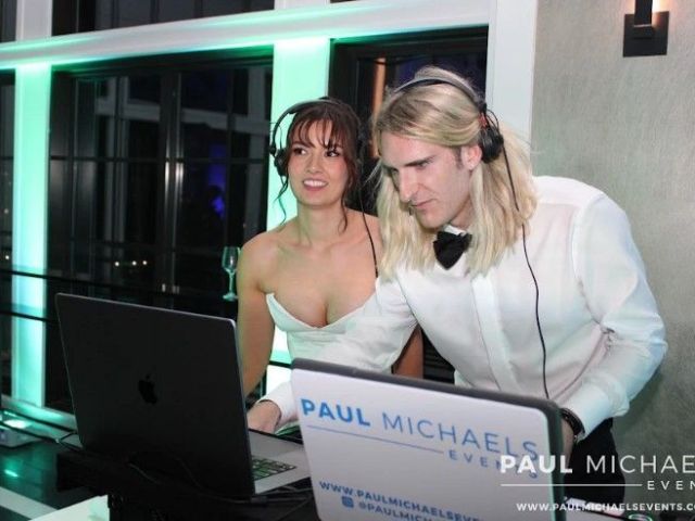 corporate-fun-with-a-dj-for-corporate-events