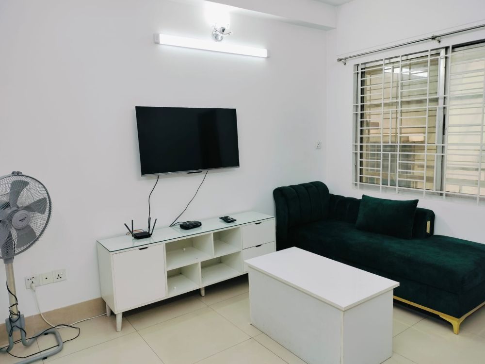 modern-fully-furnished-services-2-bedroom-apartment-big-4