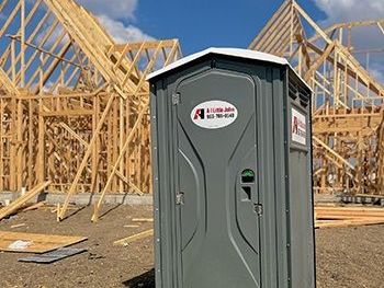 construction-toilet-construction-porta-potty-rental