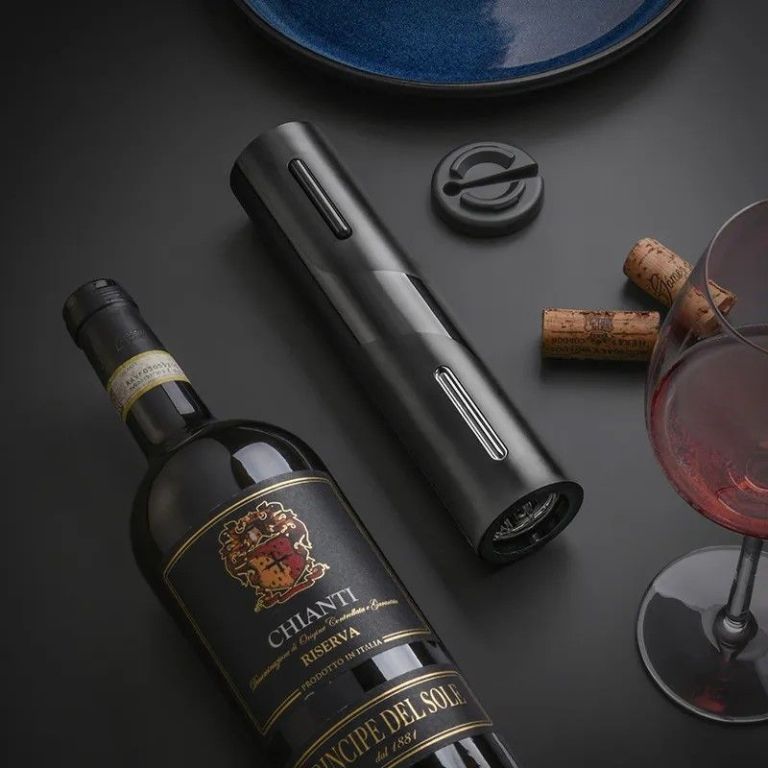 rechargeable-electric-wine-opener-automatic-corkscrew-big-1