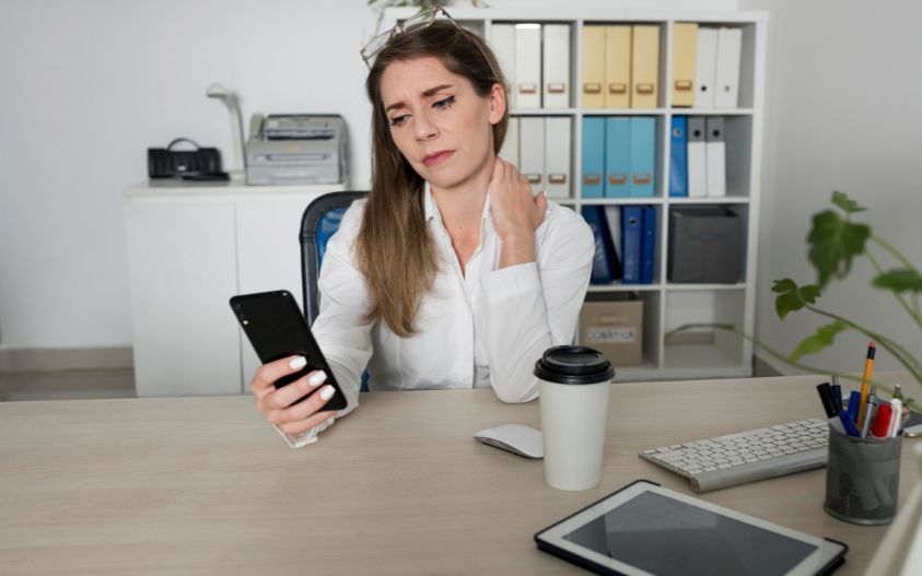 is-your-phone-causing-neck-pain-read-this-guide-big-0