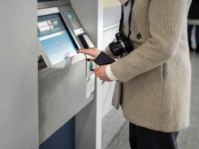 atm-for-convenience-store-in-chicago-gold-coast-atm