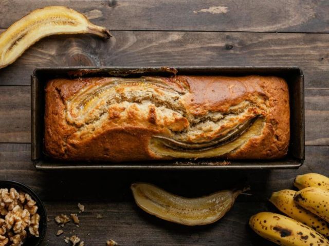 easy-moist-banana-bread-recipe-at-home