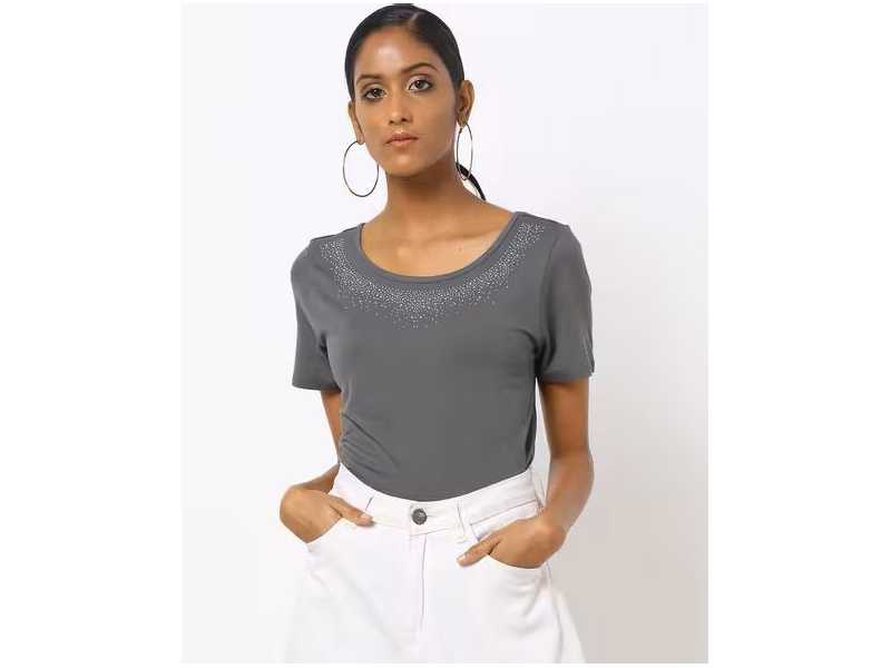 round-neck-t-shirt-with-embellished-neckline-small-0